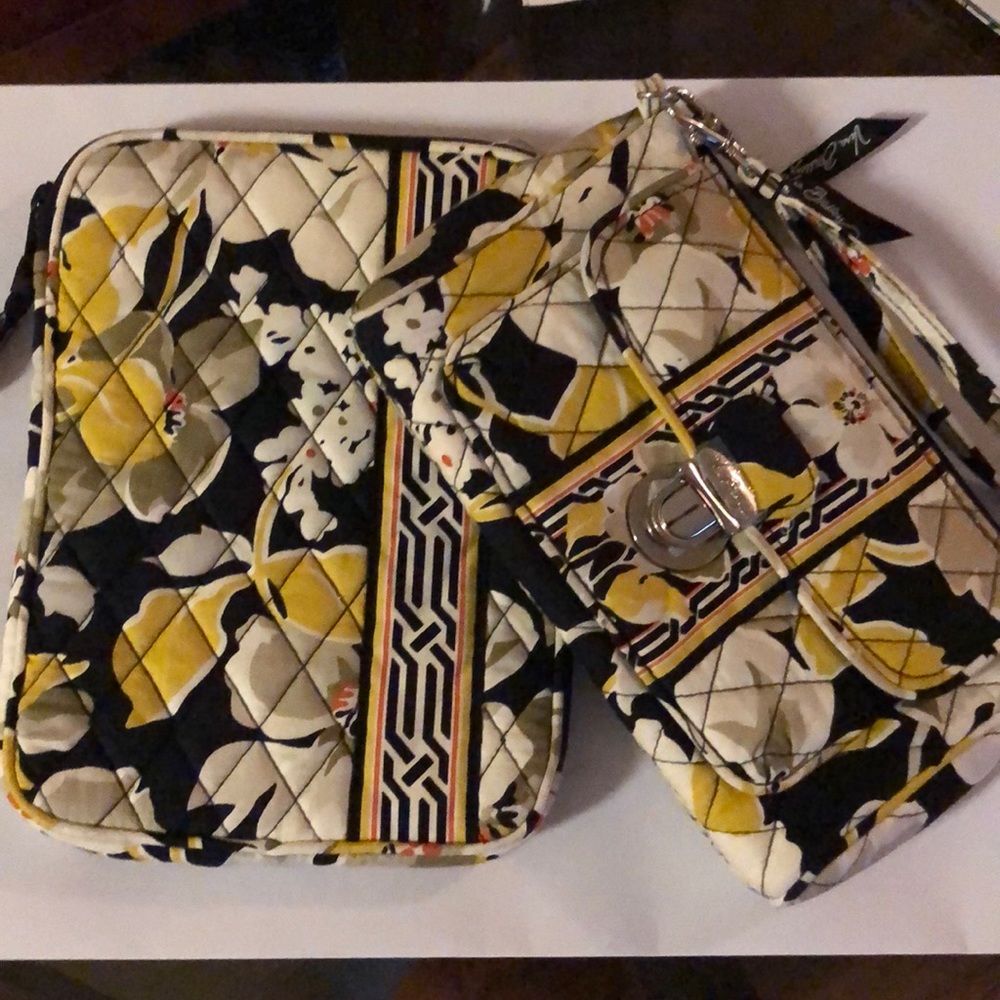 Vera Bradley Dogwood Tablet Case+Clutch